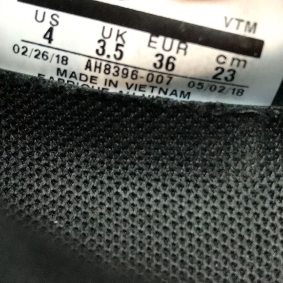 Nike Flyknit Trainer Black Athletic Running Shoes AH8396-007 Women’s Size 5.5 - Picture 11 of 12